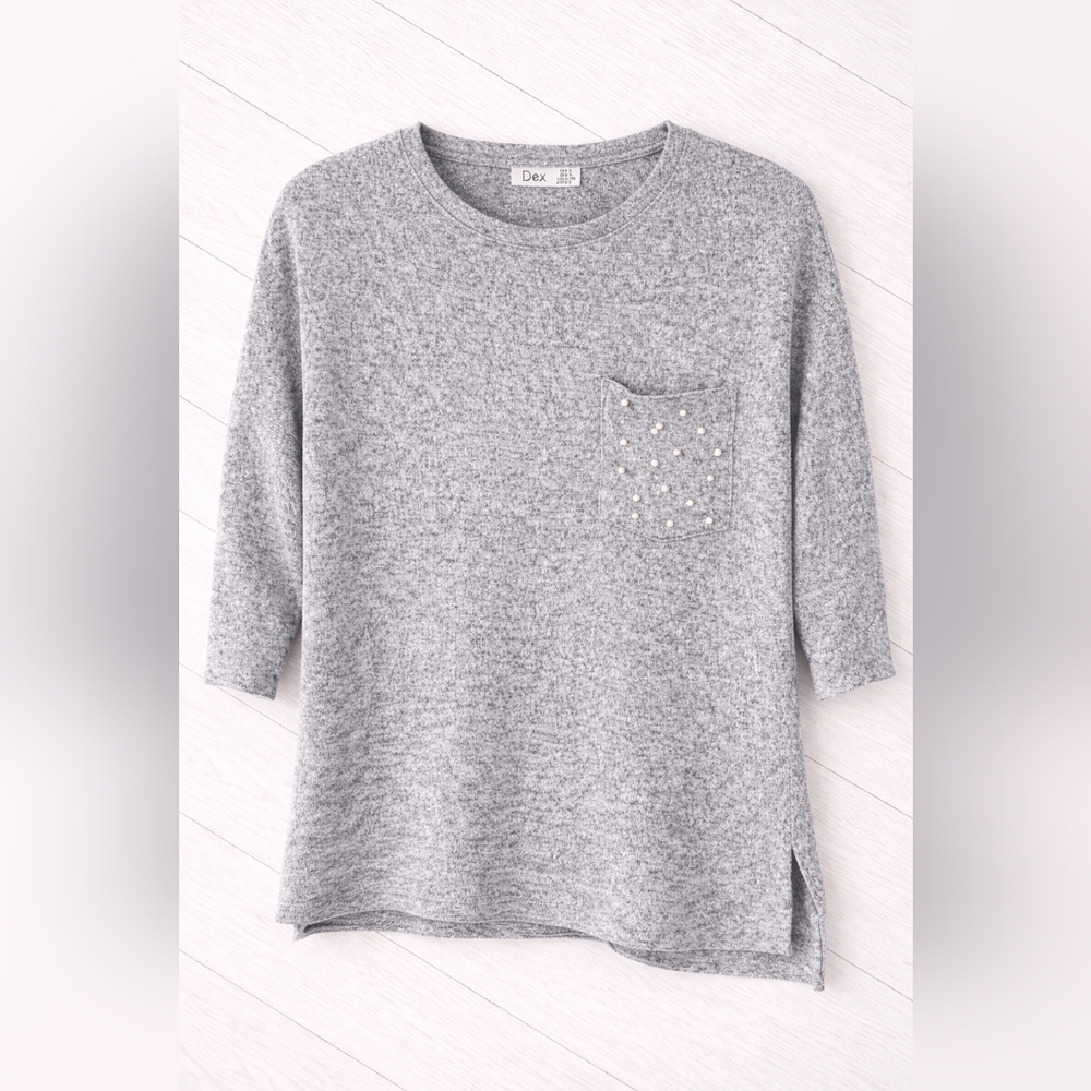 ⭐️ Dex Gray Top with Pearl Accents - size medium